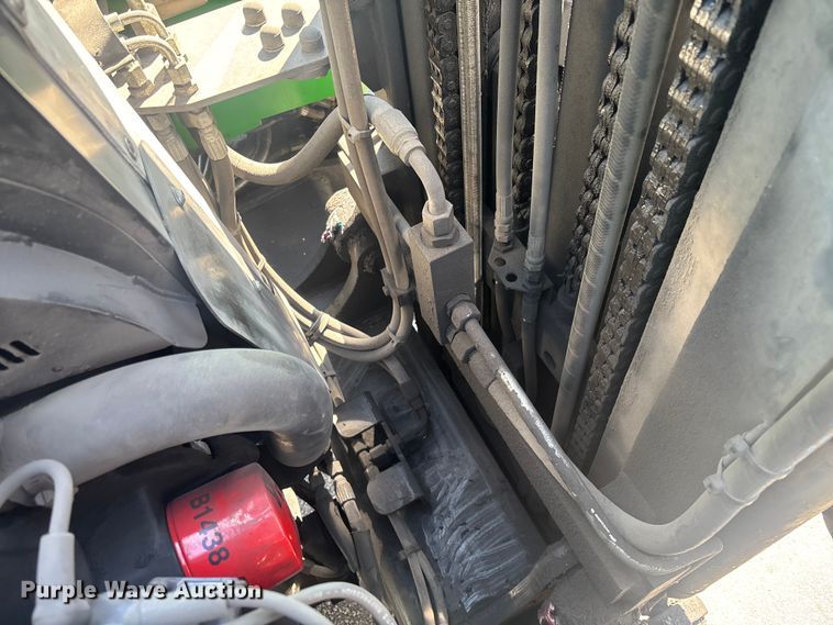 image for item DU0379 2016 CombiLift C8000 forklift