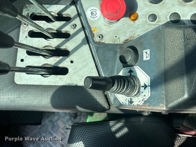 image for item DU0379 2016 CombiLift C8000 forklift