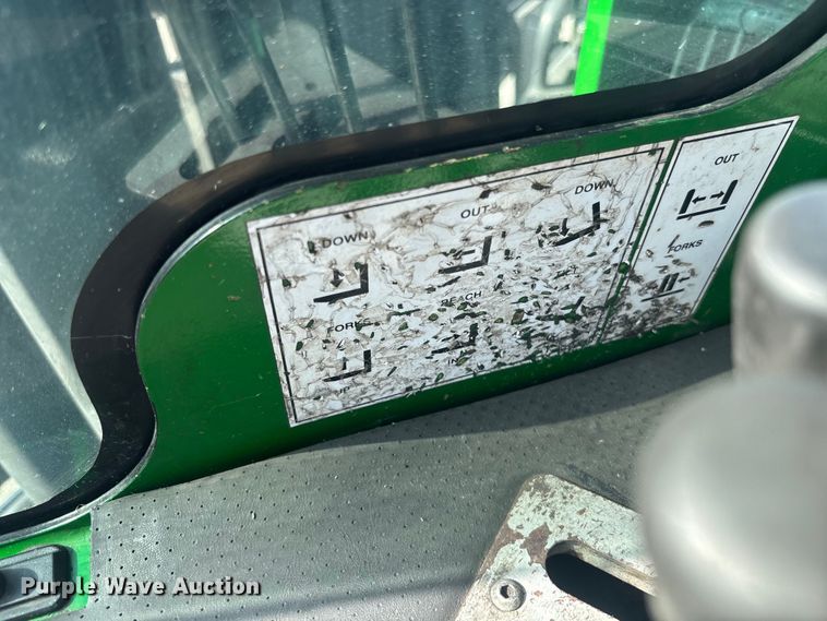 image for item DU0379 2016 CombiLift C8000 forklift