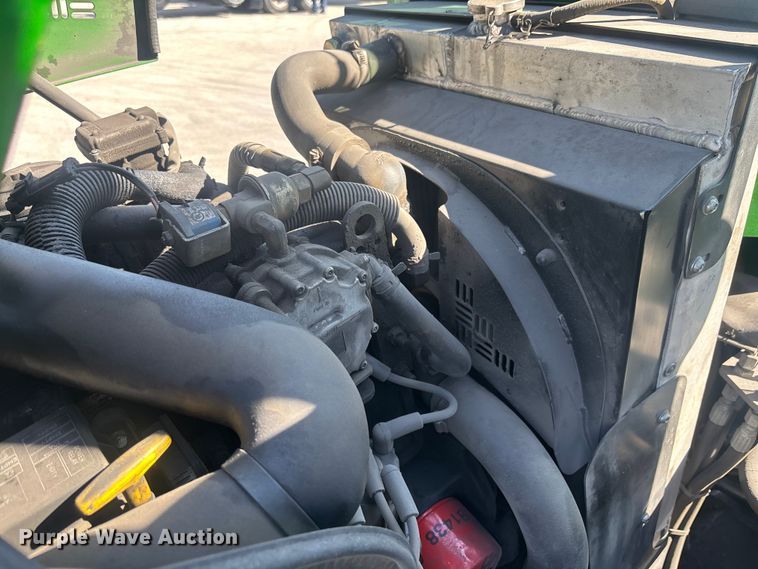 image for item DU0379 2016 CombiLift C8000 forklift