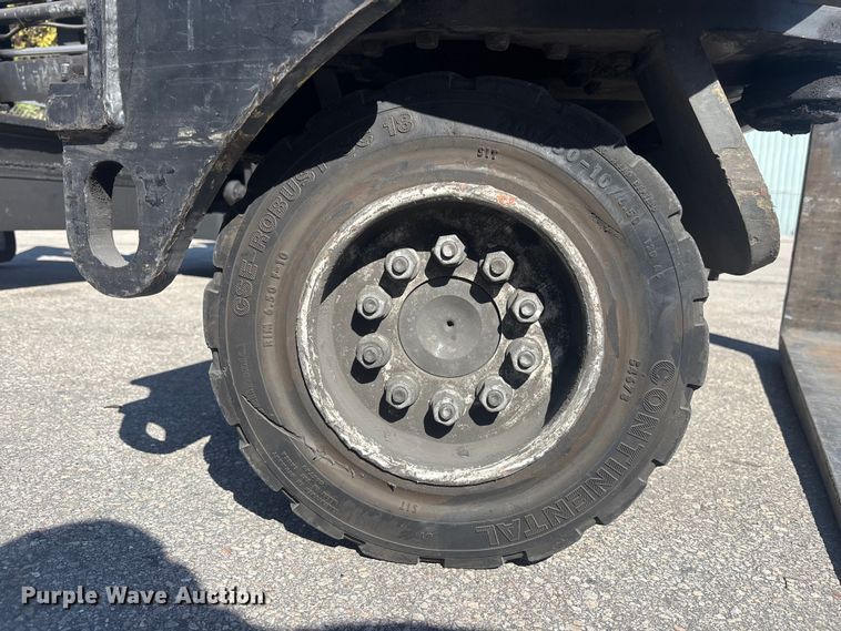 image for item DU0379 2016 CombiLift C8000 forklift