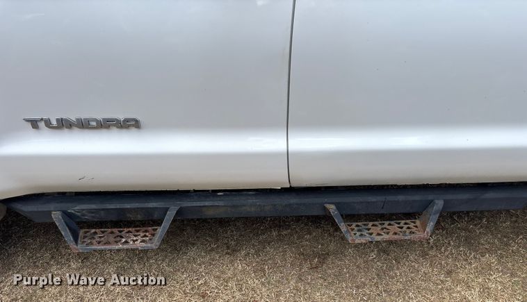 image for item DU0391 2015 Toyota Tundra Crew Cab pickup truck