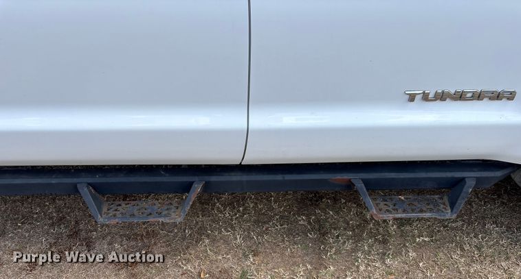 image for item DU0391 2015 Toyota Tundra Crew Cab pickup truck