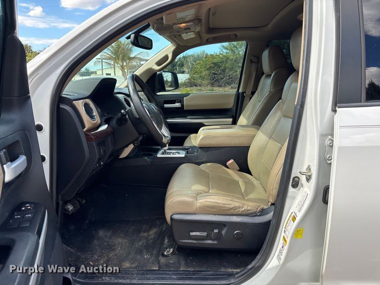 image for item DU0391 2015 Toyota Tundra Crew Cab pickup truck