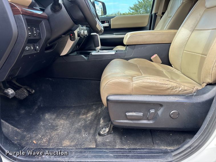 image for item DU0391 2015 Toyota Tundra Crew Cab pickup truck