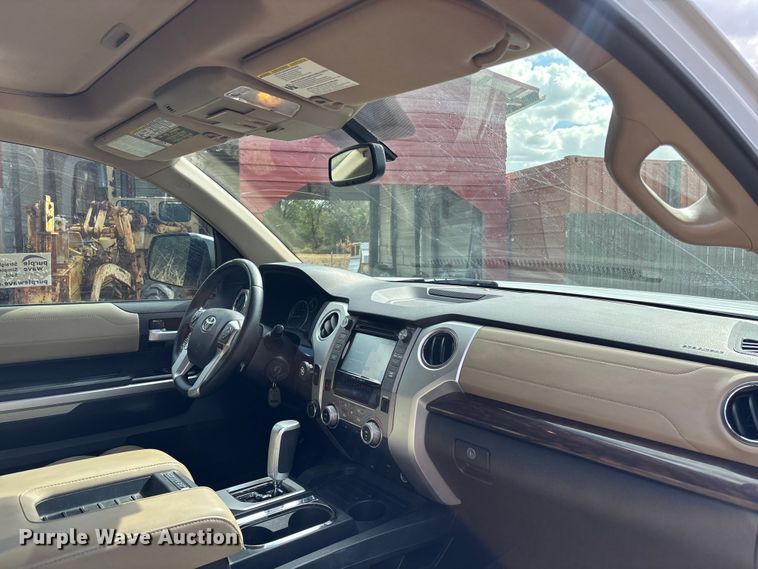 image for item DU0391 2015 Toyota Tundra Crew Cab pickup truck