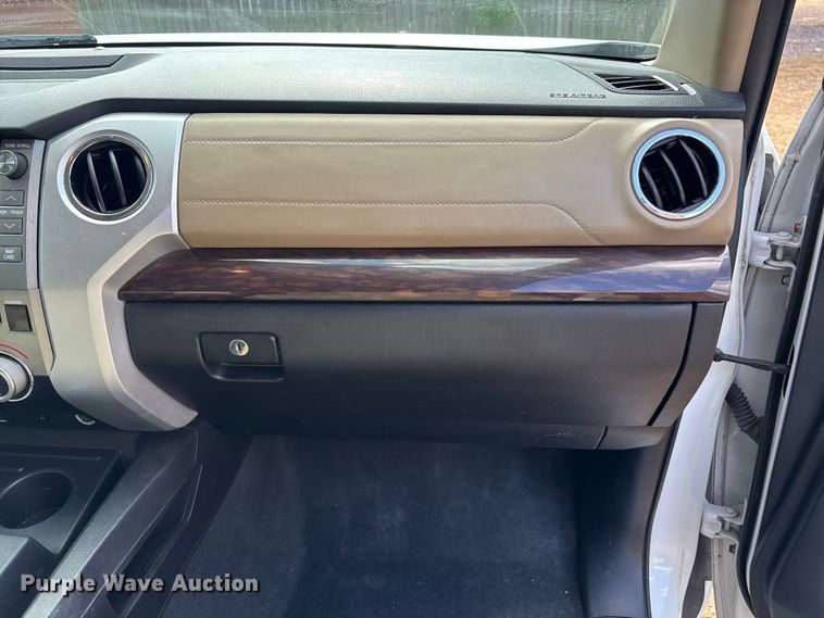 image for item DU0391 2015 Toyota Tundra Crew Cab pickup truck