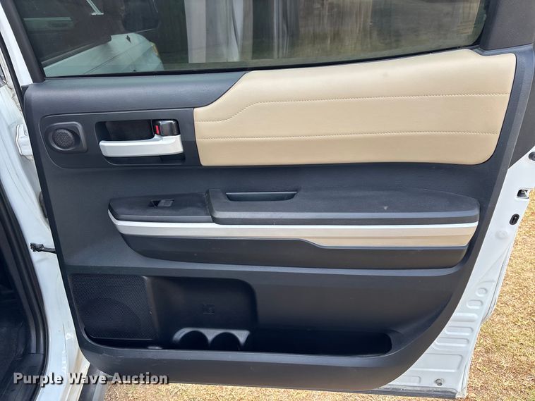 image for item DU0391 2015 Toyota Tundra Crew Cab pickup truck