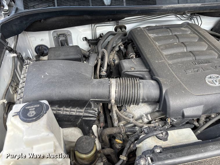 image for item DU0391 2015 Toyota Tundra Crew Cab pickup truck