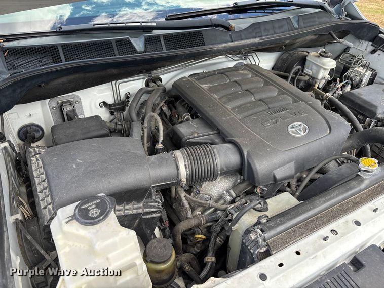 image for item DU0391 2015 Toyota Tundra Crew Cab pickup truck