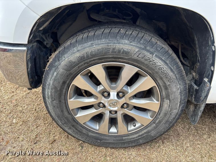 image for item DU0391 2015 Toyota Tundra Crew Cab pickup truck