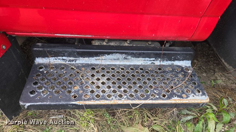 image for item DU2709 2004 Chevrolet C5500 flatbed truck