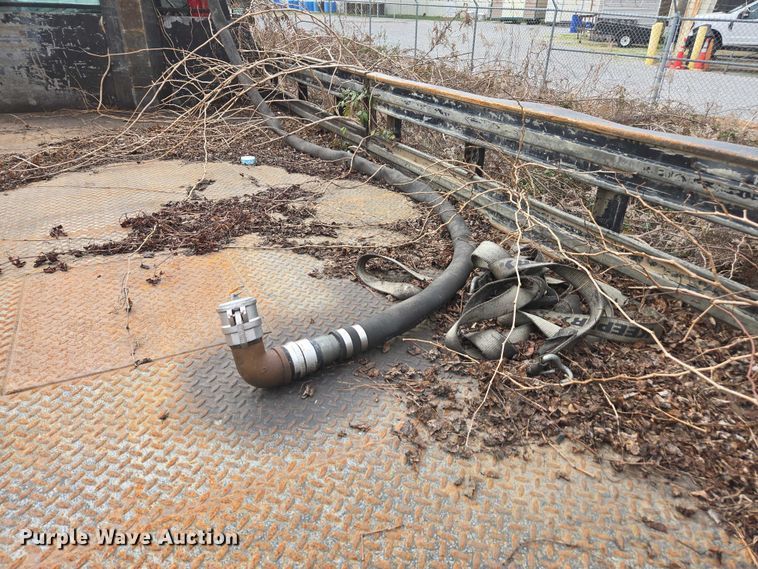 image for item DU2709 2004 Chevrolet C5500 flatbed truck