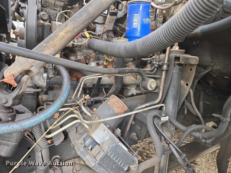 image for item DU2709 2004 Chevrolet C5500 flatbed truck