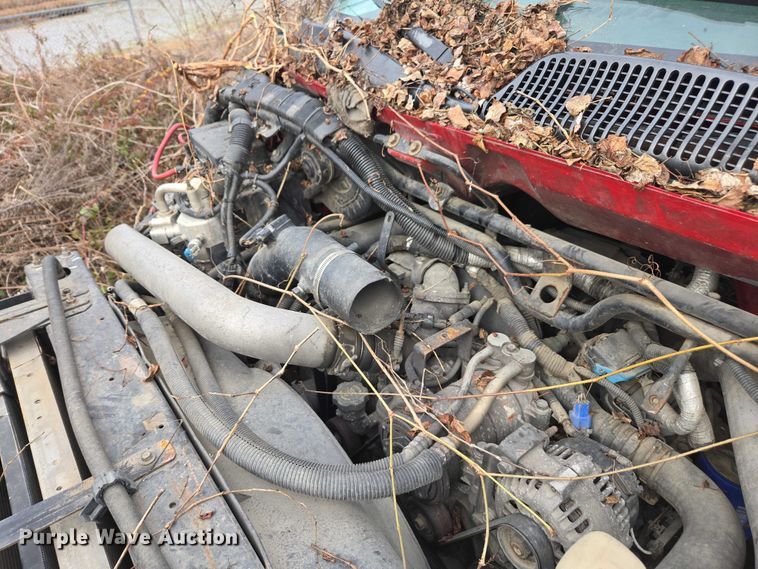 image for item DU2709 2004 Chevrolet C5500 flatbed truck