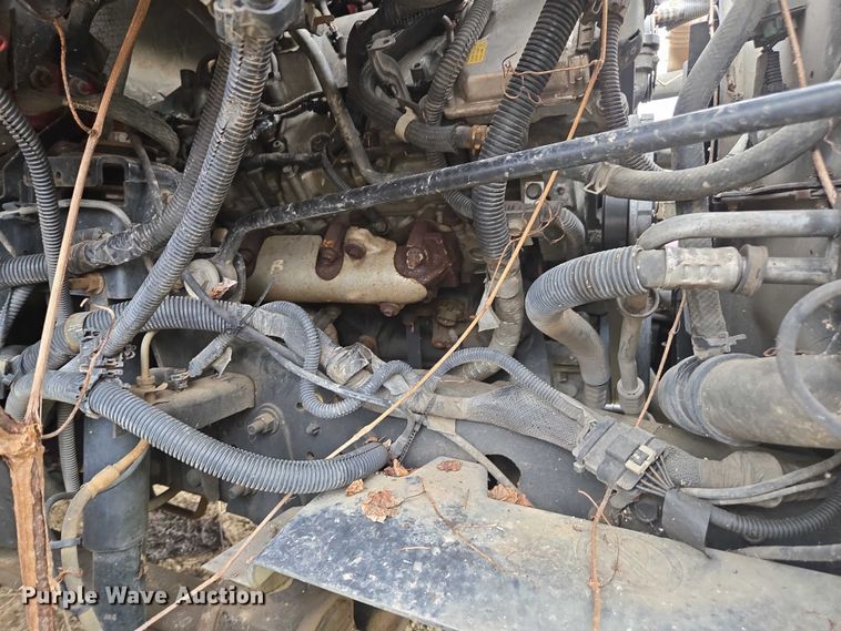 image for item DU2709 2004 Chevrolet C5500 flatbed truck