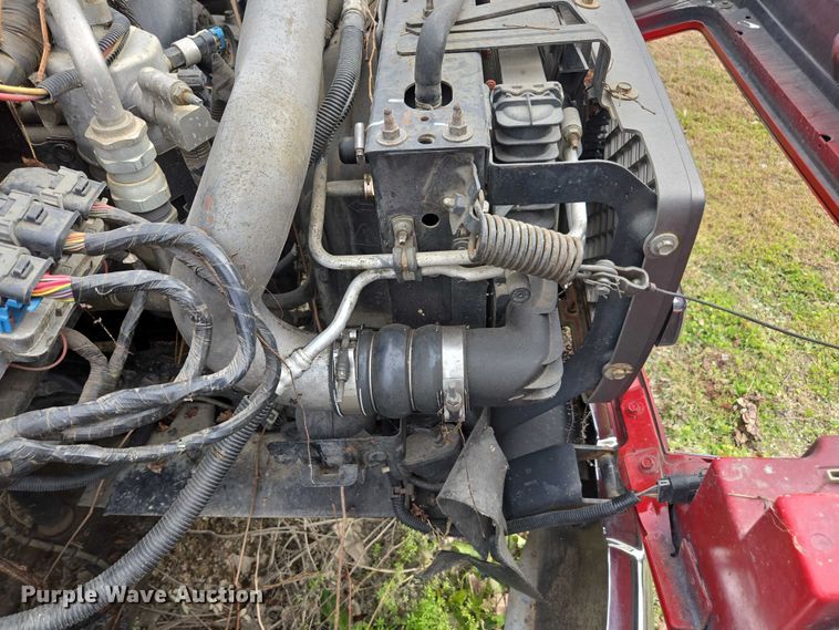 image for item DU2709 2004 Chevrolet C5500 flatbed truck