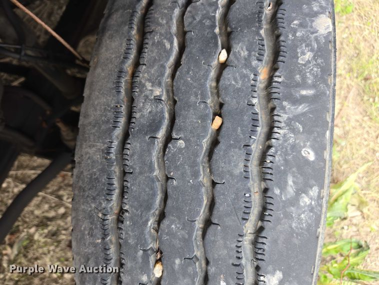 image for item DU2709 2004 Chevrolet C5500 flatbed truck