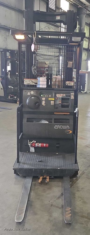 image for item DU2715 2018 Crown SP3520-30 order picker