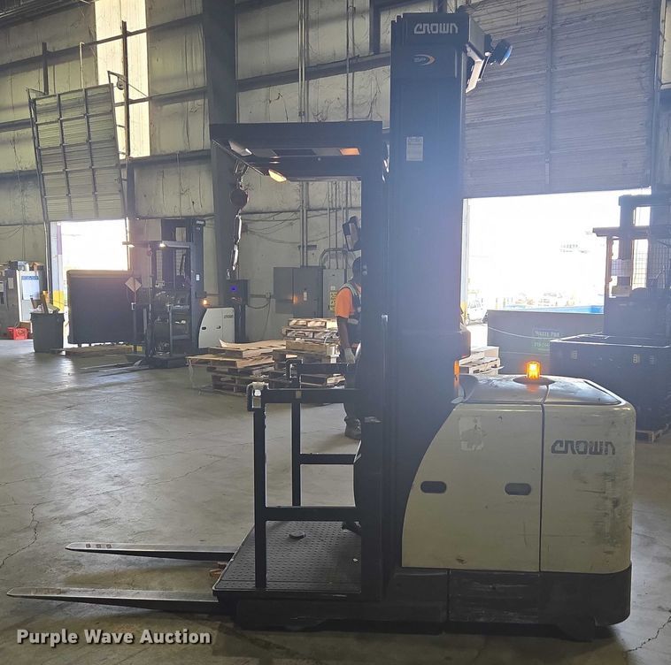 image for item DU2715 2018 Crown SP3520-30 order picker