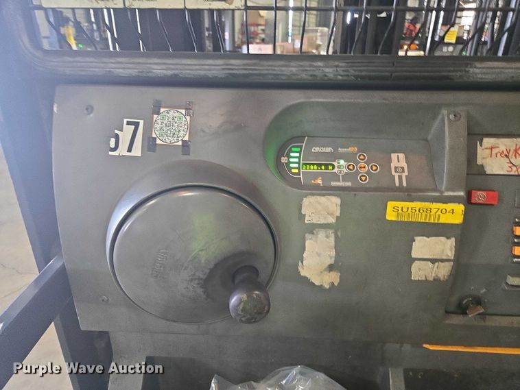 image for item DU2715 2018 Crown SP3520-30 order picker