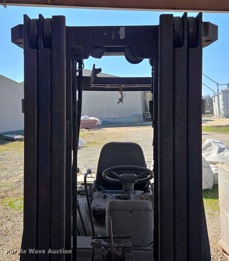 image for item DU2723 Komatsu FG25TLP-12 forklift