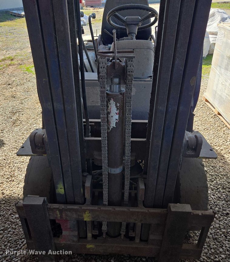 image for item DU2723 Komatsu FG25TLP-12 forklift