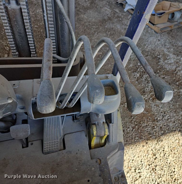 image for item DU2723 Komatsu FG25TLP-12 forklift