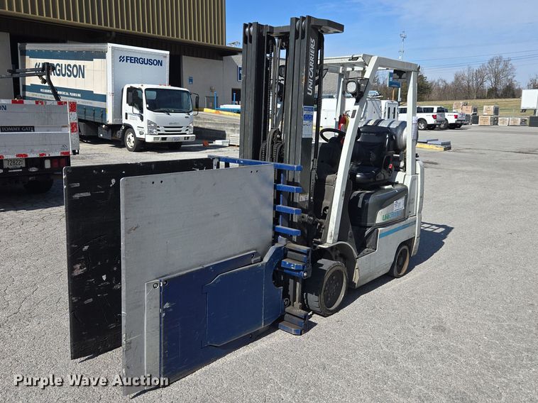 image for item DU2734 2016 UniCarriers CSF40 forklift