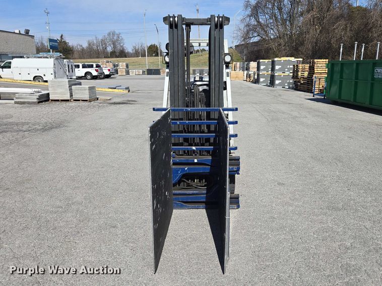 image for item DU2734 2016 UniCarriers CSF40 forklift