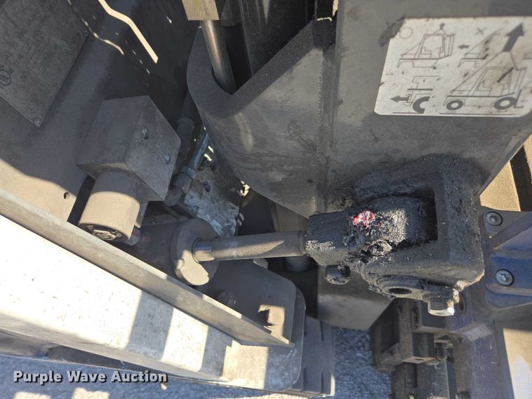 image for item DU2734 2016 UniCarriers CSF40 forklift