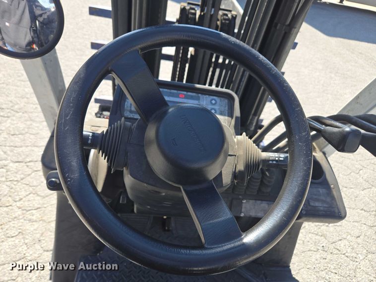 image for item DU2734 2016 UniCarriers CSF40 forklift