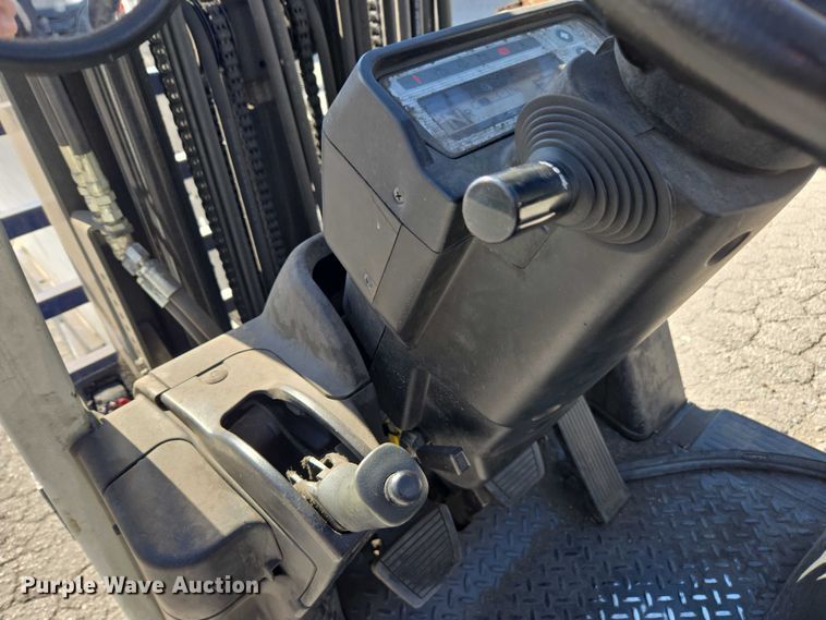 image for item DU2734 2016 UniCarriers CSF40 forklift