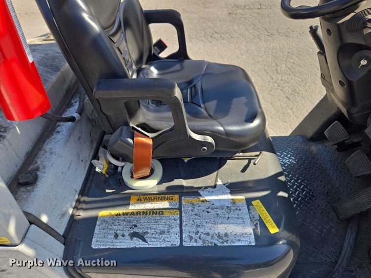 image for item DU2734 2016 UniCarriers CSF40 forklift