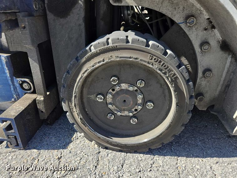 image for item DU2734 2016 UniCarriers CSF40 forklift