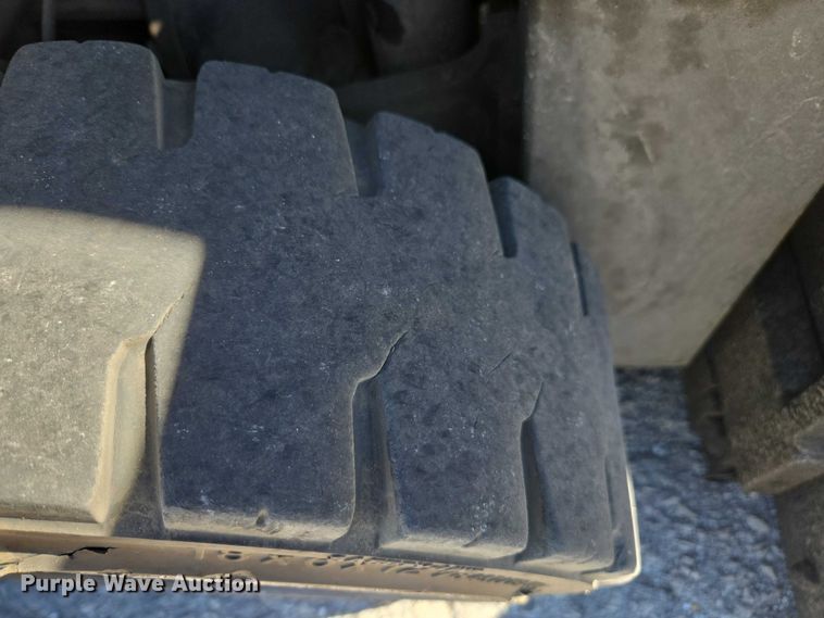 image for item DU2734 2016 UniCarriers CSF40 forklift