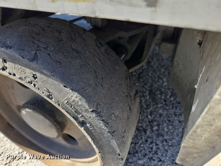 image for item DU2734 2016 UniCarriers CSF40 forklift