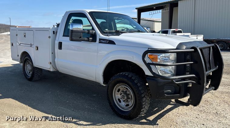 image for item DW7477 2014 Ford F250 utility bed pickup truck