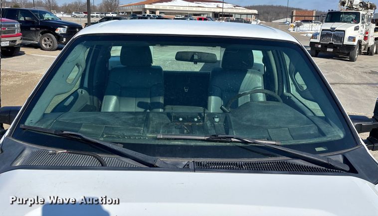 image for item DW7477 2014 Ford F250 utility bed pickup truck