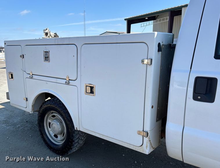 image for item DW7477 2014 Ford F250 utility bed pickup truck