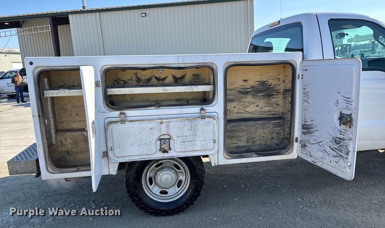 image for item DW7477 2014 Ford F250 utility bed pickup truck