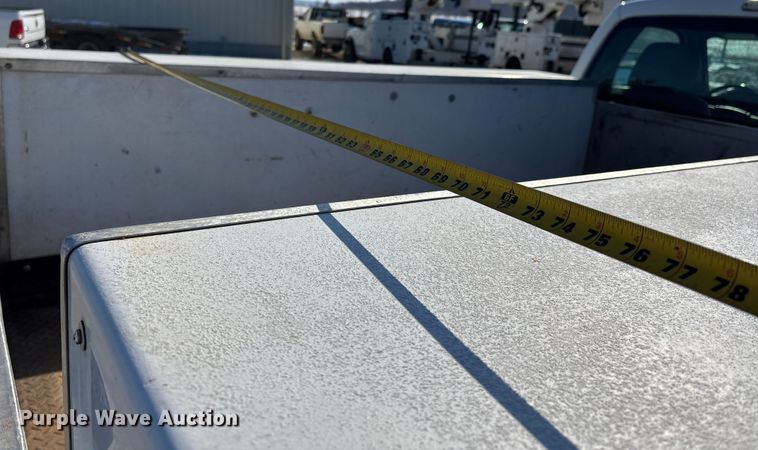 image for item DW7477 2014 Ford F250 utility bed pickup truck