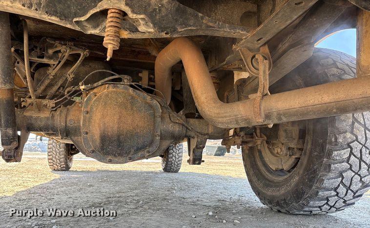 image for item DW7477 2014 Ford F250 utility bed pickup truck