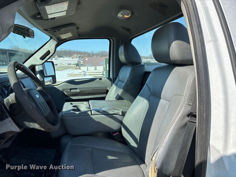 image for item DW7477 2014 Ford F250 utility bed pickup truck