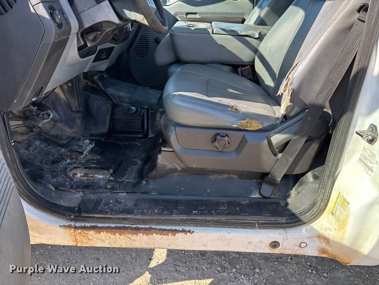 image for item DW7477 2014 Ford F250 utility bed pickup truck