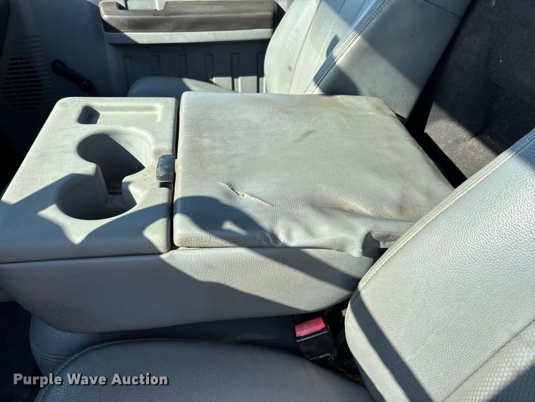 image for item DW7477 2014 Ford F250 utility bed pickup truck