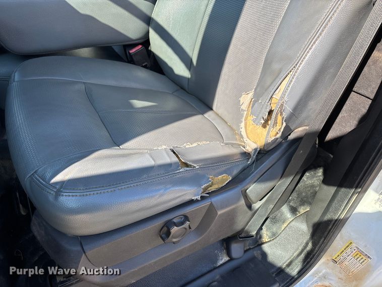 image for item DW7477 2014 Ford F250 utility bed pickup truck