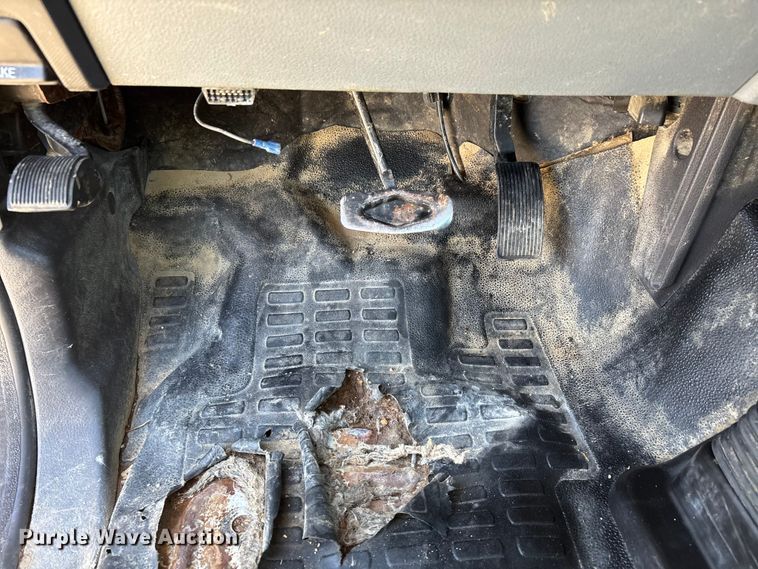 image for item DW7477 2014 Ford F250 utility bed pickup truck