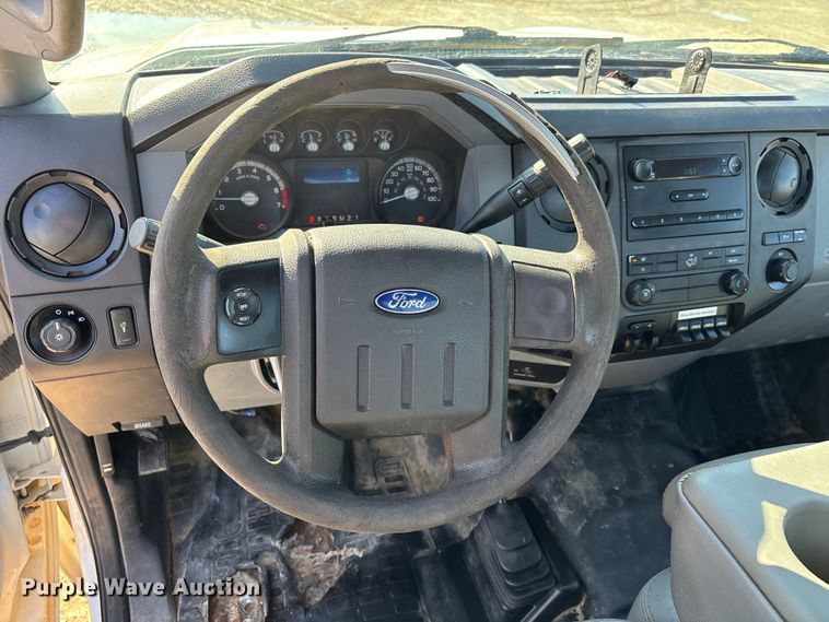 image for item DW7477 2014 Ford F250 utility bed pickup truck