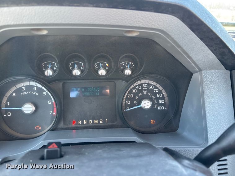 image for item DW7477 2014 Ford F250 utility bed pickup truck